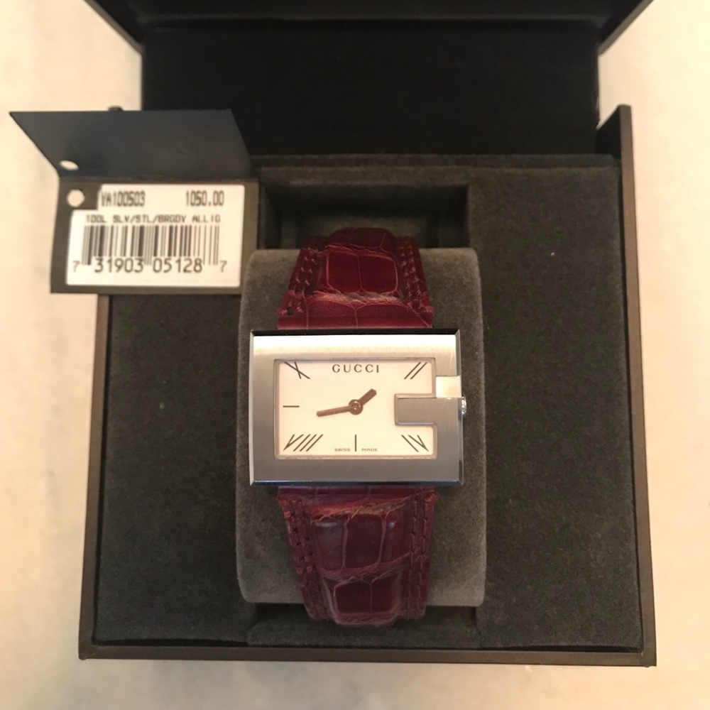 NWT GUCCI Leather Square Face Watch